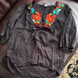 El Salvador Embroidered Black Top